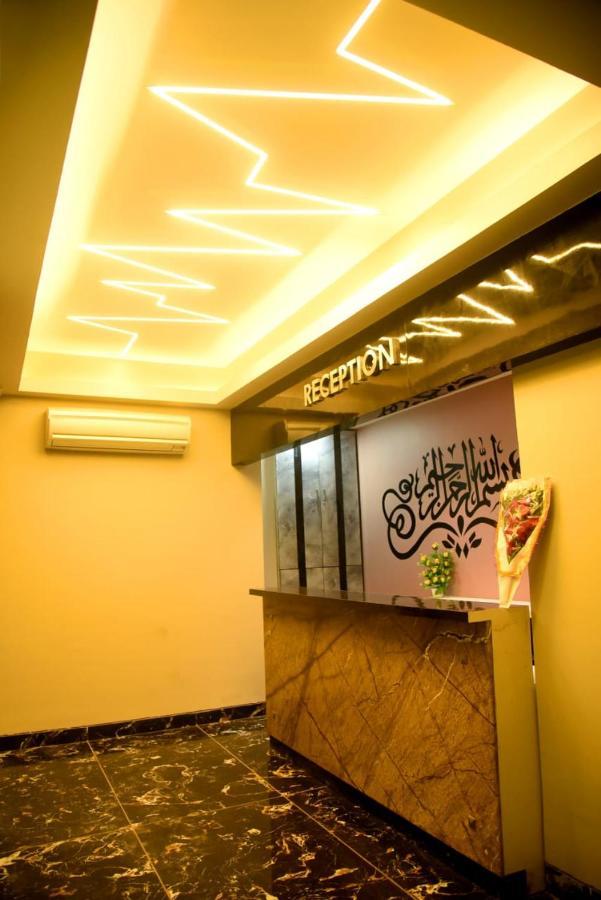 Charyana Hotel Ac Dormitory Ahmedabad Esterno foto